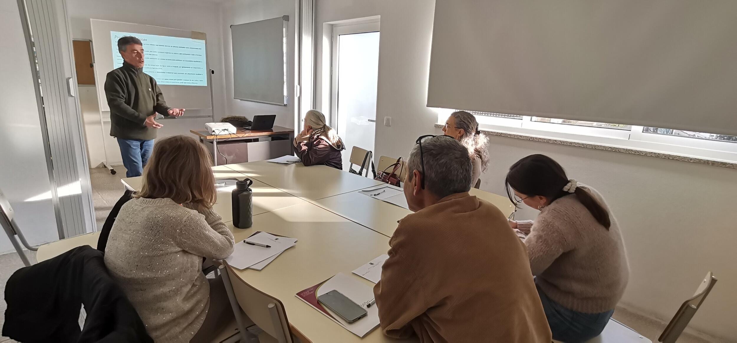 OFICINA “HORTAS BIOLÓGICAS” NO PARQUE AMBIENTAL DA ALAMEDA - EDUARDA ENCARNAÇÃO RODRIGUES