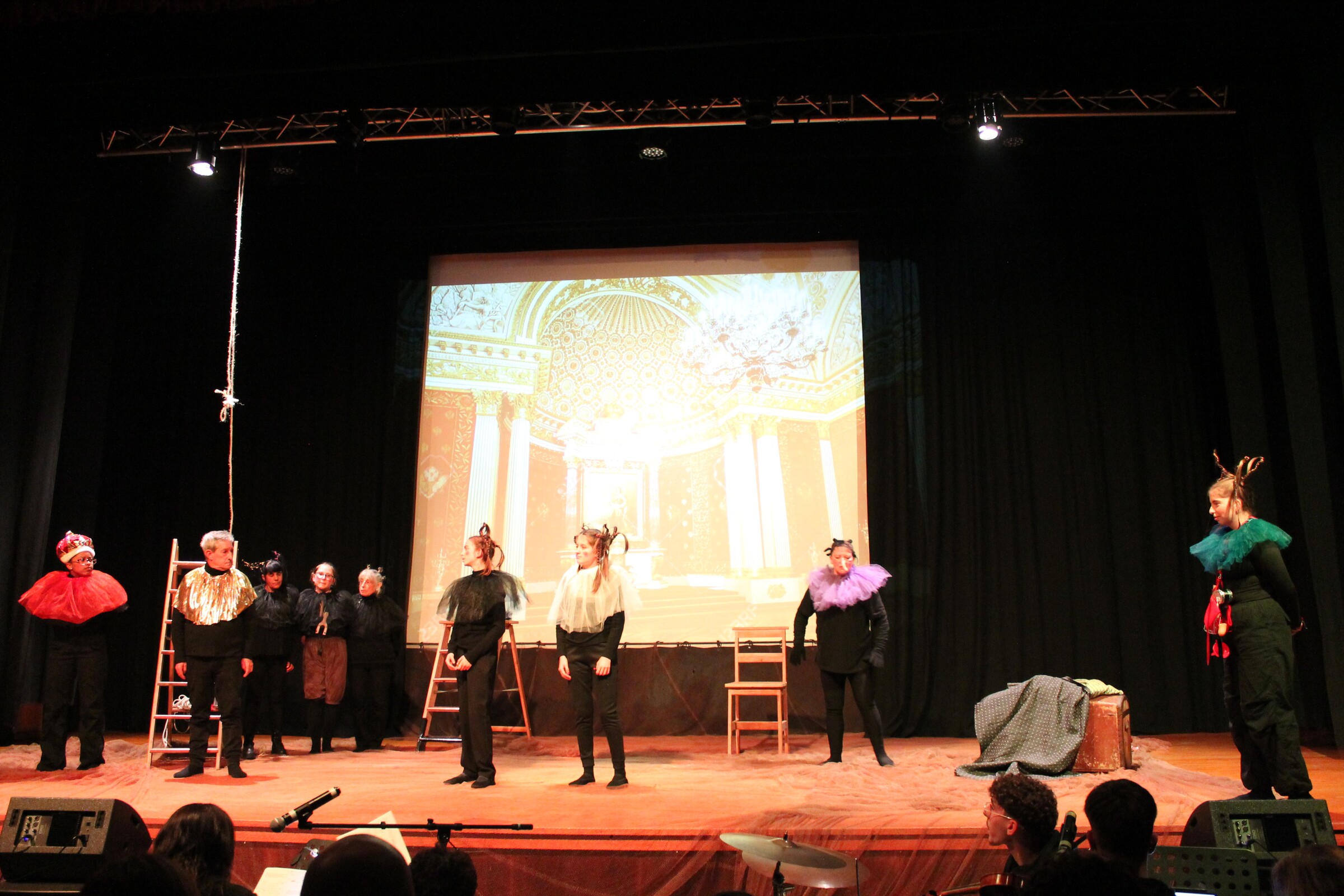 Escola Municipal de Teatro de Sátão apresentou “Dois Reis e Um Sono” 