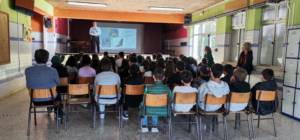 “PREVENÇÃO E SEGURANÇA RODOVIÁRIA”  NA ESCOLA BÁSICA FERREIRA LAPA