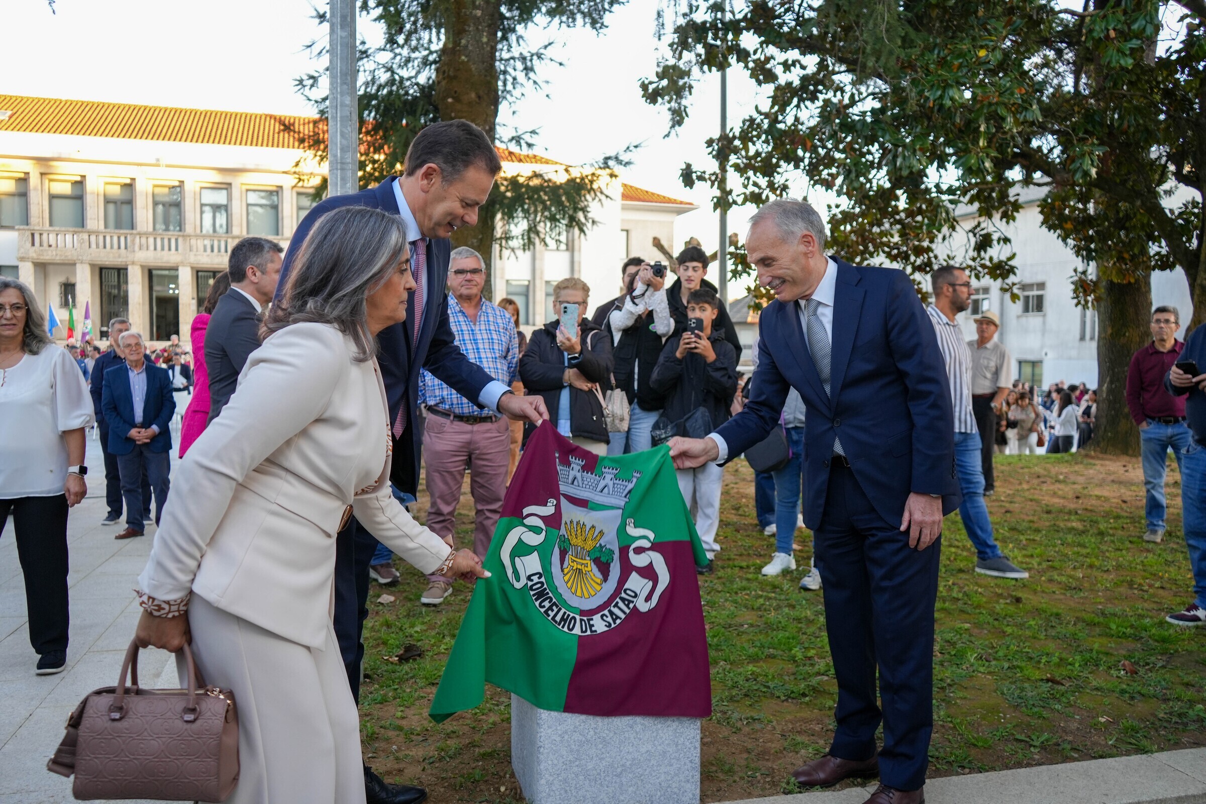 Primeiro-Ministro inaugurou obras no concelho de S&aacute;t&atilde;o