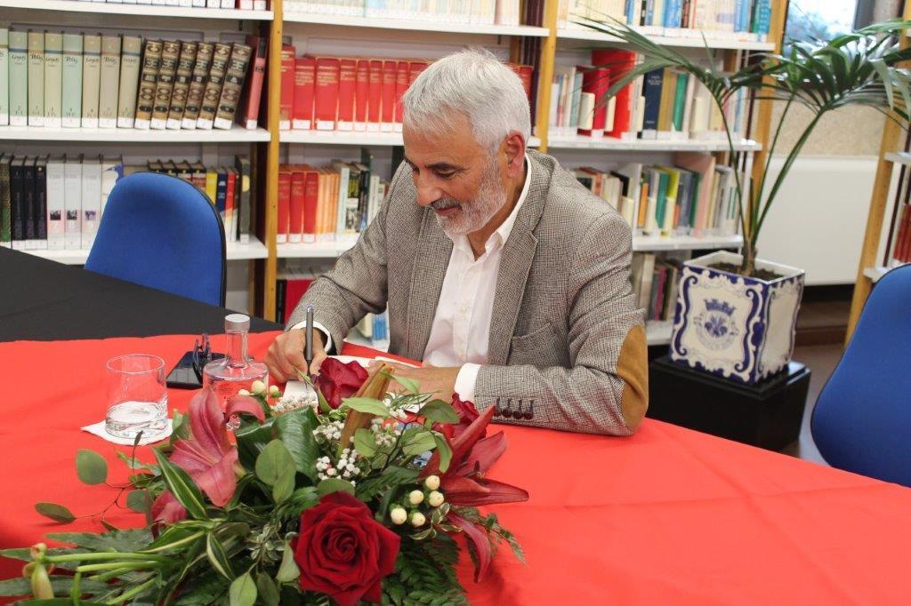 Apresenta&ccedil;&atilde;o do livro "O Emigrante"