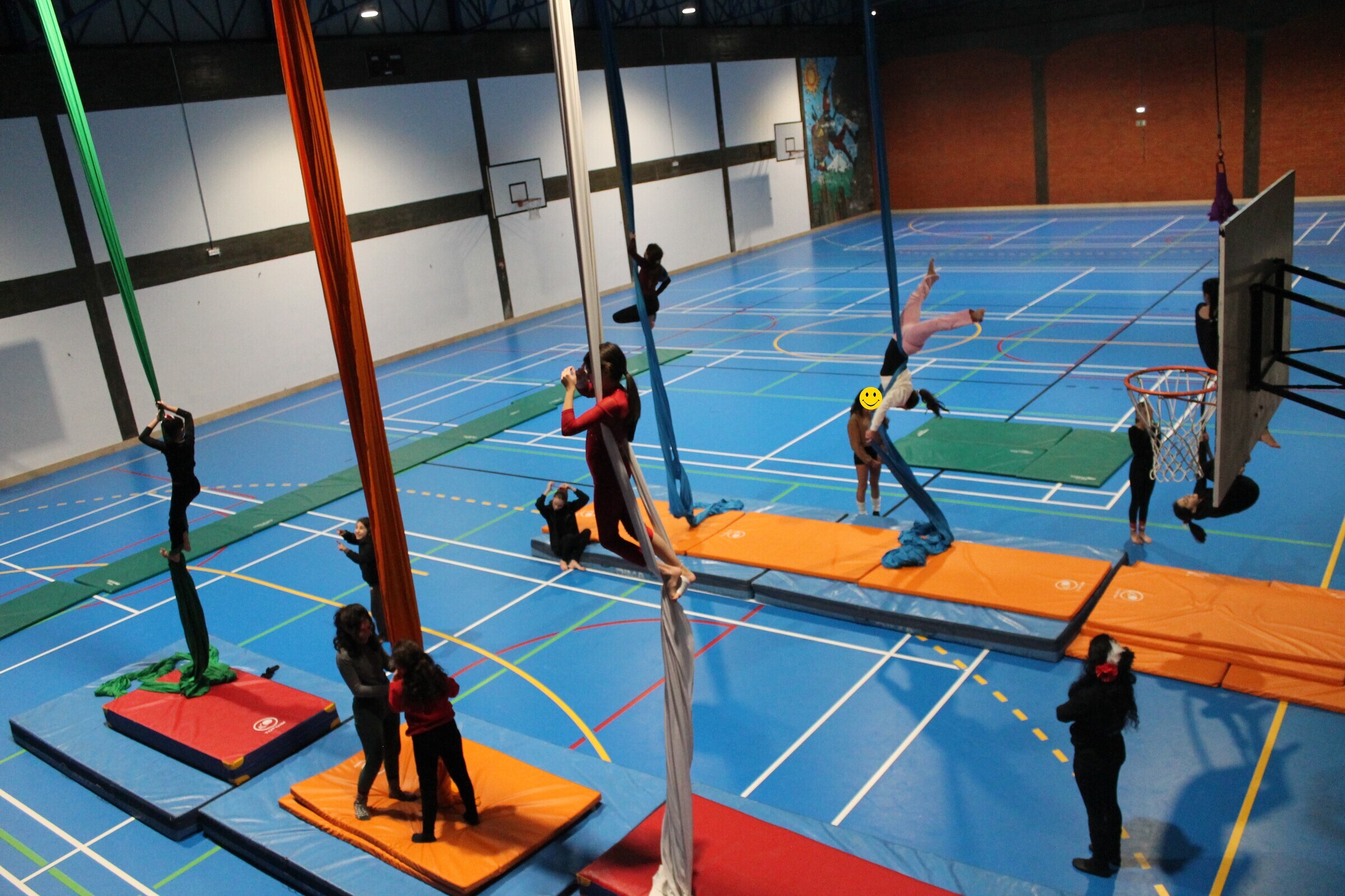 Escola Municipal de Acrobacia  A&eacute;rea